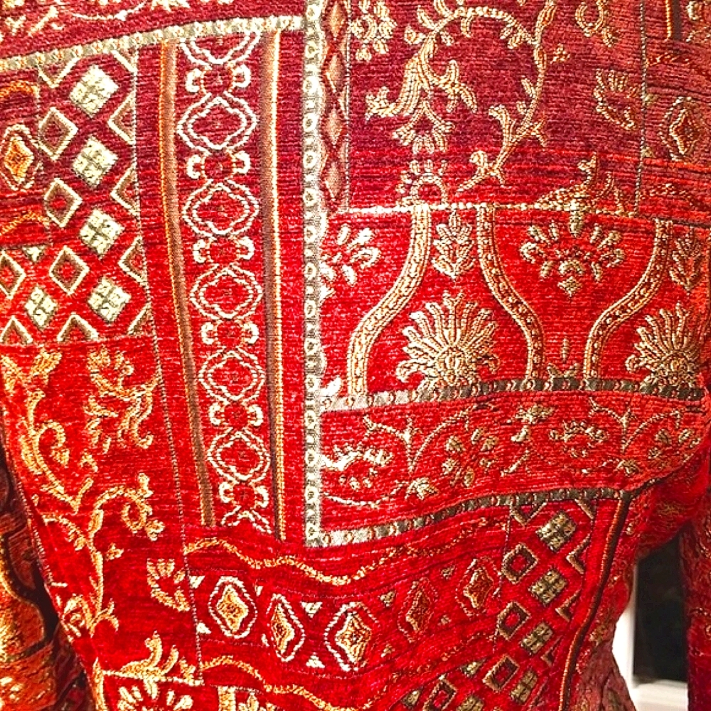 ❤️VINTAGE Absolutely stunning Renaissance Brocade Jacket Worth the money 💙 - Picture 4 of 7